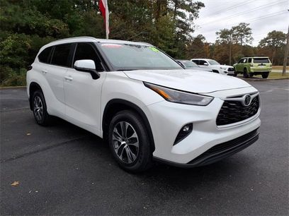 Used 2024 Toyota Highlander XLE