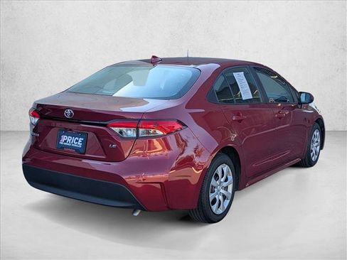 Used 2025 Toyota Corolla LE image 6