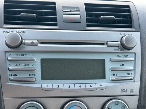 Used 2009 Toyota Camry LE FWD image 22