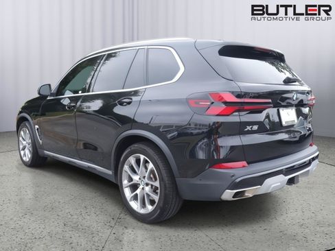 Used 2024 BMW X5 xDrive40i w/ Parking Assistance Package AWD/4WD image 4