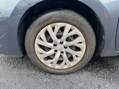 Used 2018 Toyota Corolla LE image 10