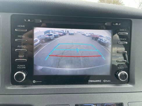 Used 2020 Toyota Sienna LE image 37