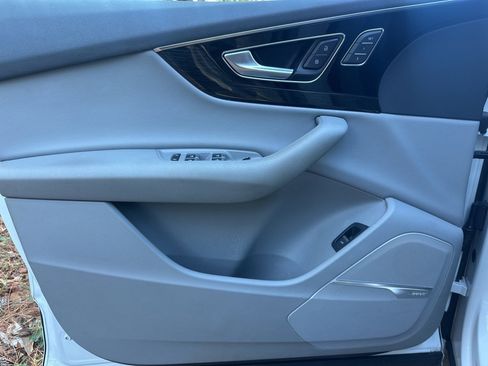 Used 2018 Audi Q7 3.0T Prestige w/ Prestige Package image 11