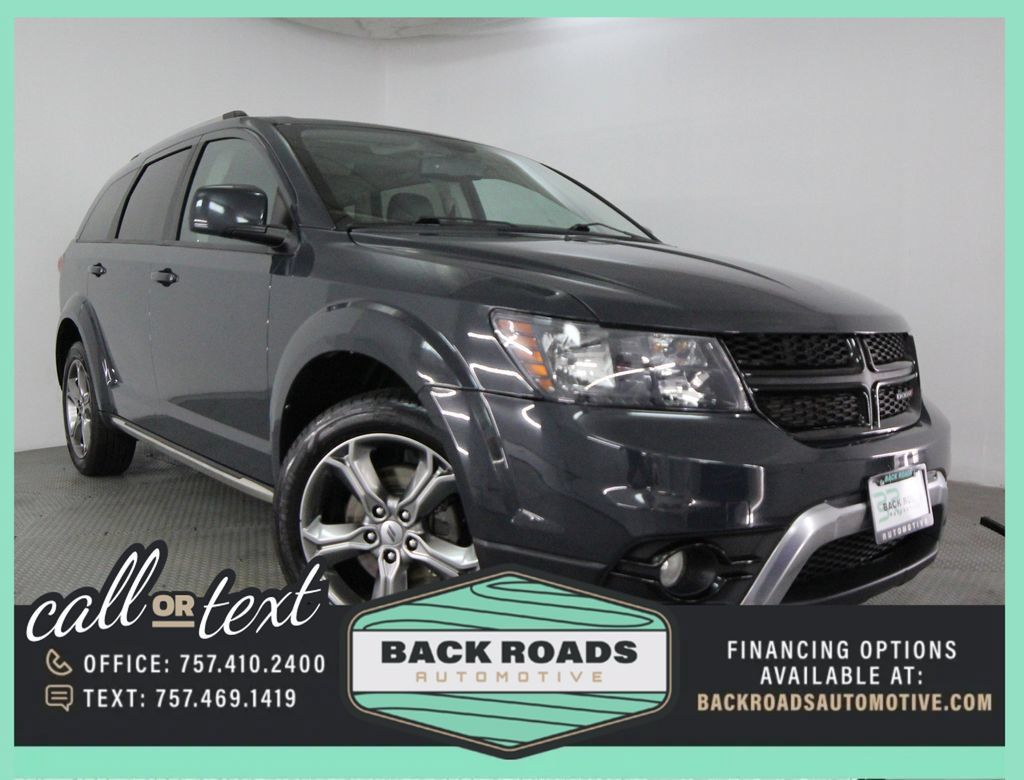 Used 2018 Dodge Journey Crossroad w/ Nav & Sun Group AWD/4WD image 1