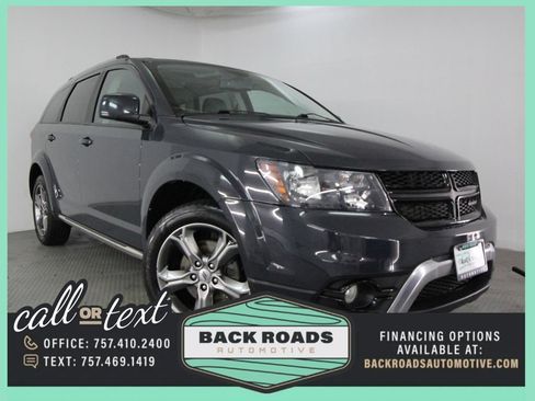 Used 2018 Dodge Journey Crossroad w/ Nav & Sun Group AWD/4WD image 1