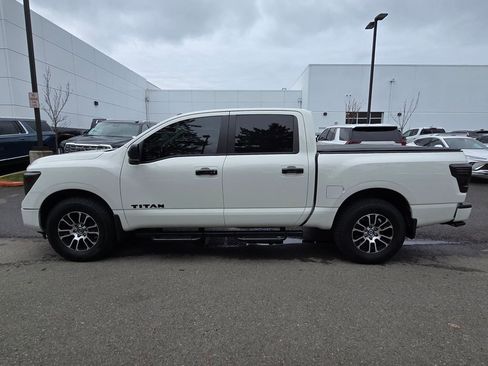 Used 2021 Nissan Titan SV w/ Accessory Utility Package image 37