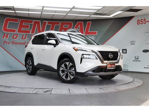 Certified 2022 Nissan Rogue SV w/ SV Premium Package image 1