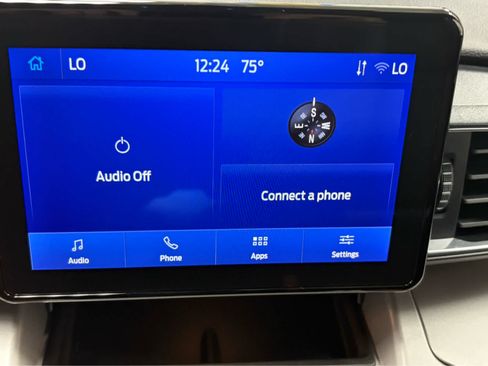 Used 2023 Ford Explorer XLT w/ Equipment Group 202A AWD/4WD image 19