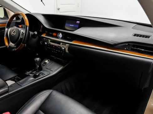 Used 2013 Lexus ES 300h w/ Premium Pkg image 19