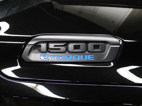 New 2026 RAM 1500 4x4 Crew Cab image 37