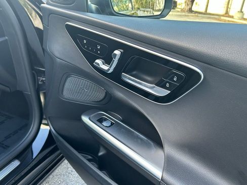 Used 2025 Mercedes-Benz C 300 Sedan image 32