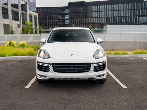 Used 2016 Porsche Cayenne GTS AWD/4WD image 6