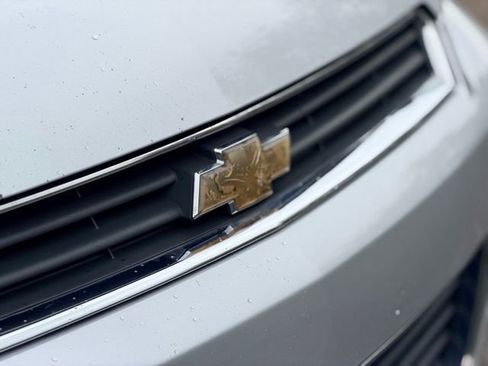 Used 2010 Chevrolet Impala LS FWD image 22