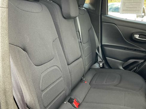 Used 2022 Jeep Renegade Latitude w/ Convenience Group image 53