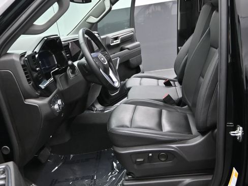 Used 2025 GMC Sierra 1500 SLT AWD/4WD image 17