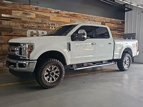 Used 2019 Ford F250 XLT w/ XLT Premium Package AWD/4WD image 2