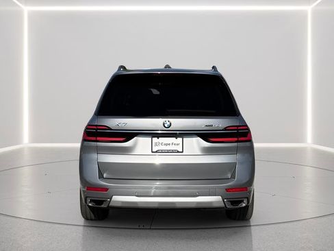 Used 2024 BMW X7 xDrive40i image 4