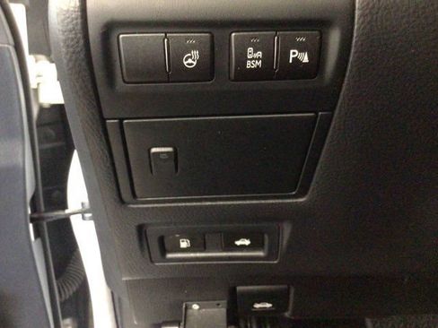 Used 2016 Lexus LS 460 AWD w/ Comfort Package image 22