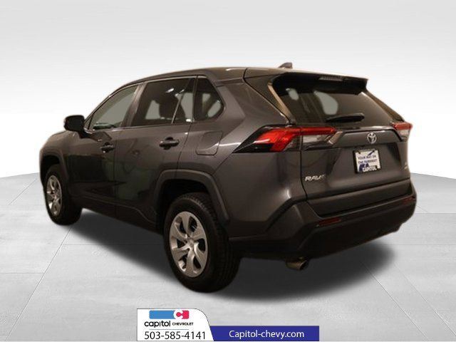 Used 2022 Toyota RAV4 LE AWD/4WD image 6