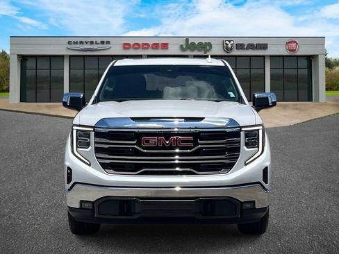 Used 2022 GMC Sierra 1500 SLT w/ SLT Convenience Package AWD/4WD image 9