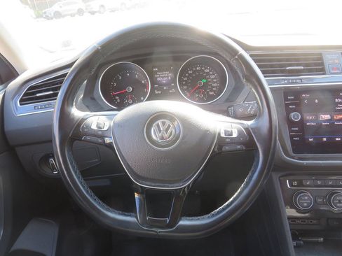 Used 2019 Volkswagen Tiguan SE w/ Panoramic Sunroof Package AWD/4WD image 14