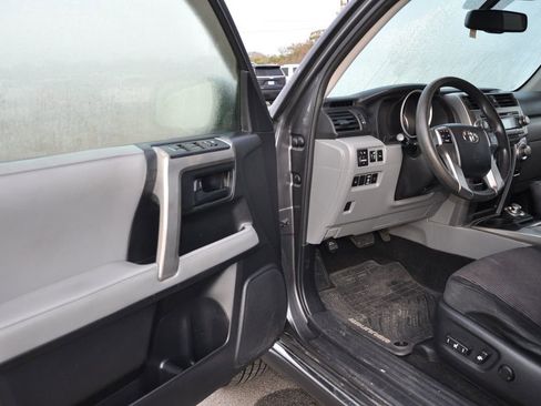Used 2013 Toyota 4Runner SR5 image 11