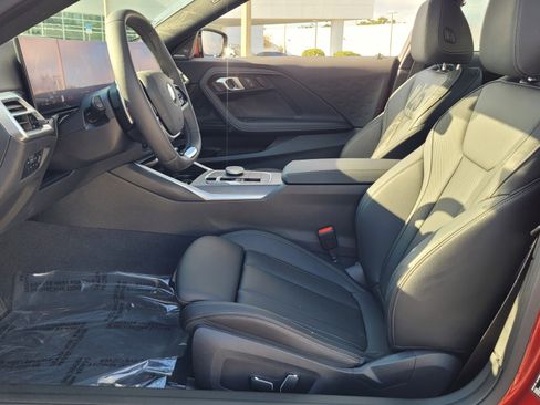 Used 2025 BMW 230i Coupe w/ Premium Package image 10