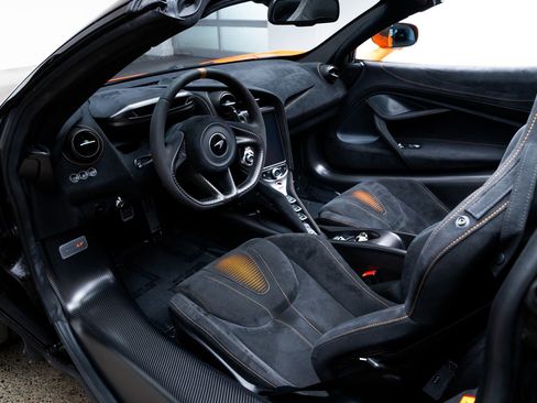 Used 2022 McLaren 765LT RWD image 12