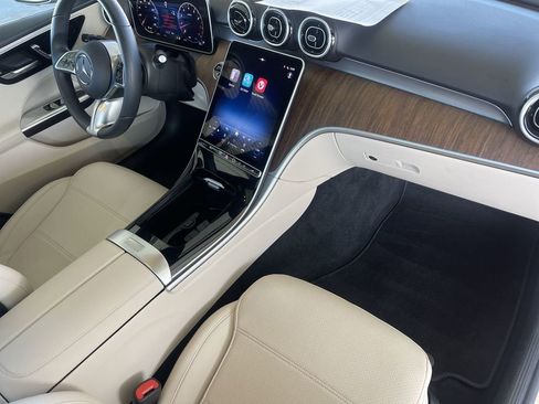 Used 2025 Mercedes-Benz C 300 4MATIC Sedan image 28