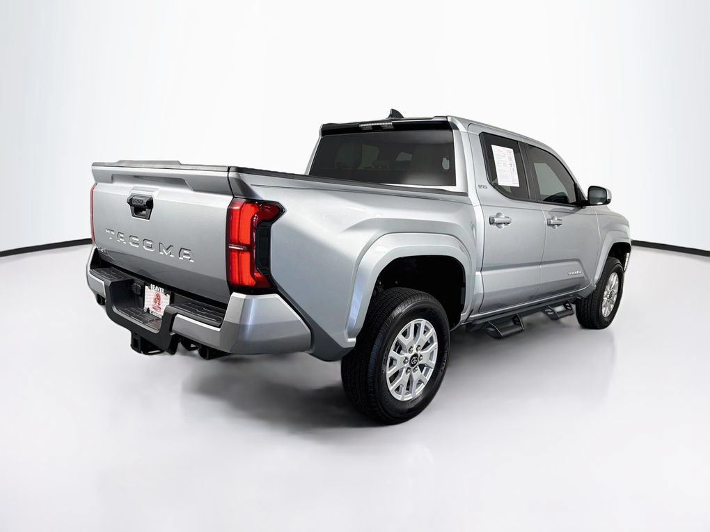 Used 2024 Toyota Tacoma SR5 AWD/4WD image 10