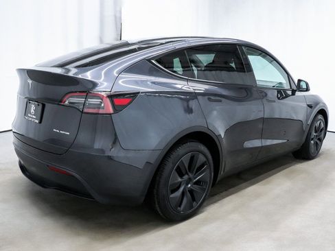 Used 2024 Tesla Model Y Long Range image 6