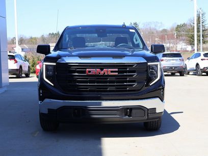 New 2025 GMC Sierra 1500 Pro w/ Pro Value Package