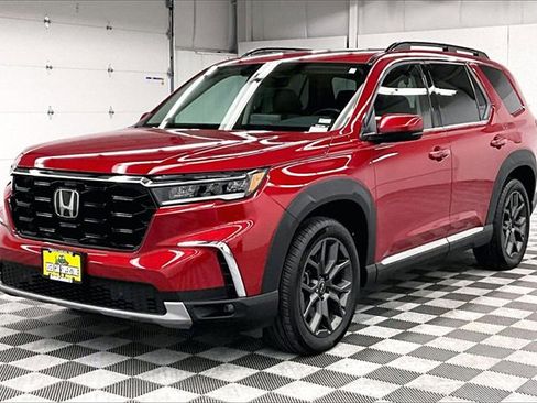 Used 2024 Honda Pilot Touring image 10