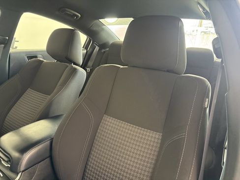 Used 2023 Dodge Charger SXT RWD image 9