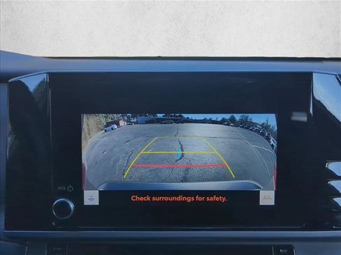 Used 2025 Toyota Camry SE image 18