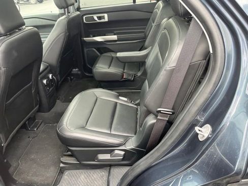 Certified 2022 Ford Explorer XLT w/ Equipment Group 202A AWD/4WD image 8