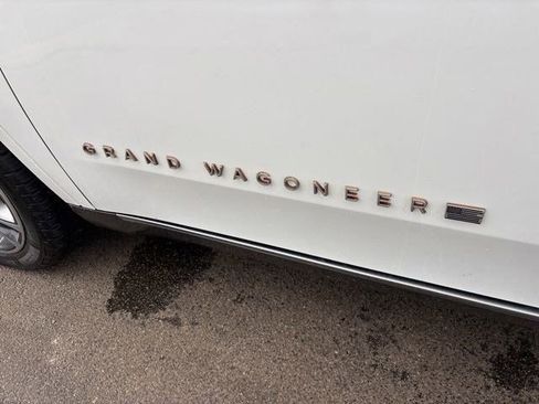 Used 2022 Jeep Grand Wagoneer Series III w/ Flexible Seating Group AWD/4WD image 54