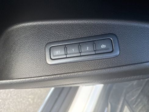 Used 2019 Chevrolet Suburban Premier image 31