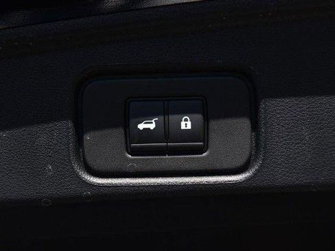 Certified 2025 Nissan Pathfinder SL w/ SL Premium Package AWD/4WD image 31