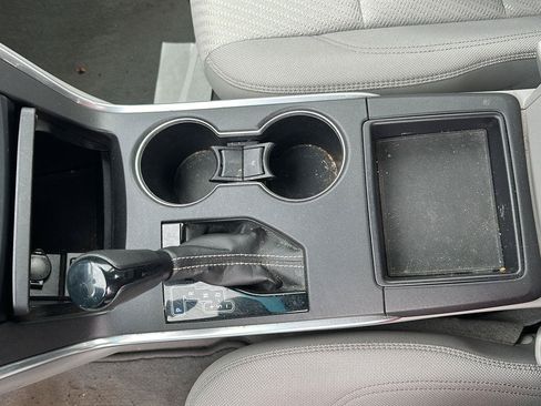 Used 2015 Toyota Camry LE FWD image 12