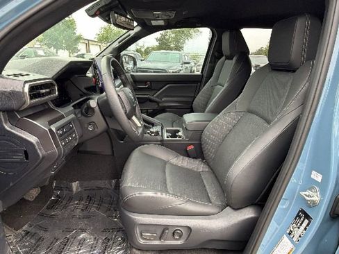 Certified 2025 Toyota 4Runner TRD Off-Road Premium w/ Tow Technology Package AWD/4WD image 16