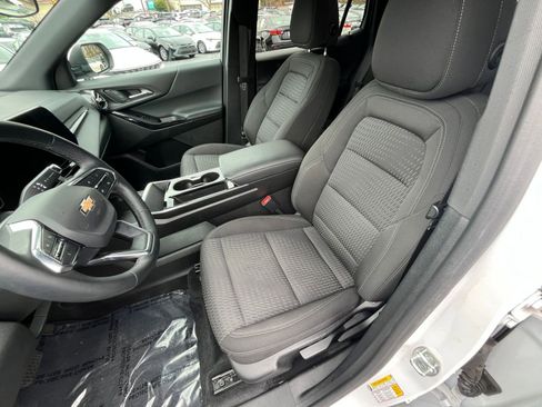 Used 2025 Chevrolet Equinox LT image 30