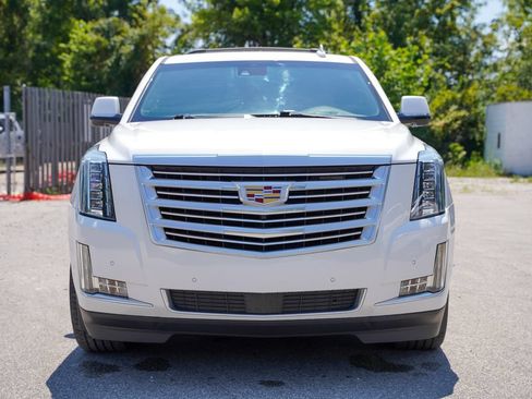 Used 2020 Cadillac Escalade Platinum AWD/4WD image 12