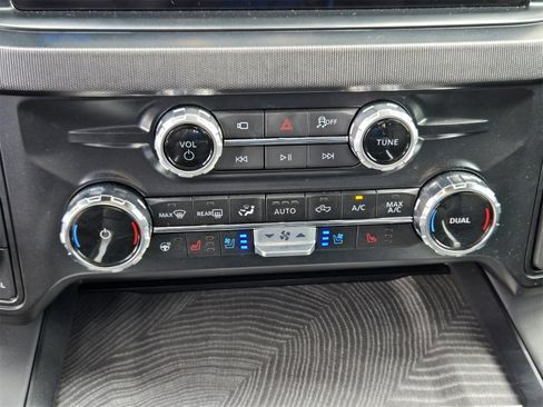 Used 2025 Ford F250 Platinum image 16