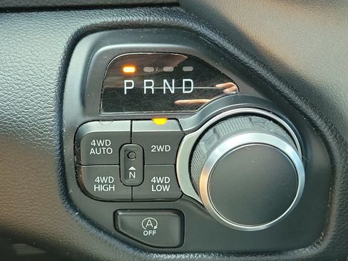 Used 2020 RAM 1500 Big Horn AWD/4WD image 30