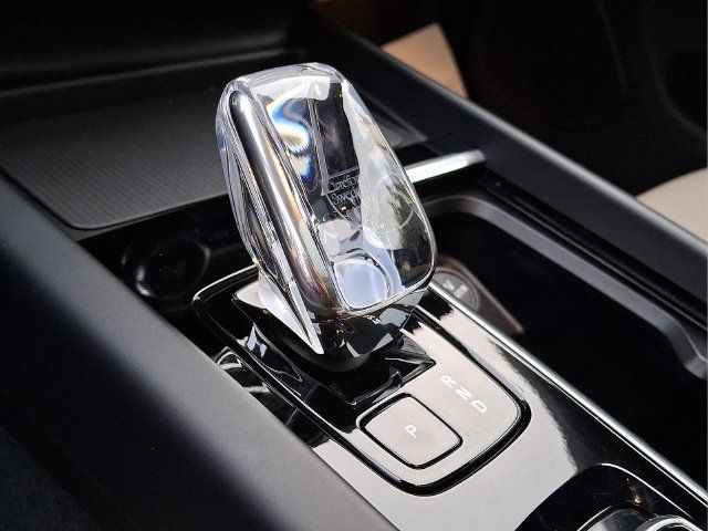 Used 2026 Volvo XC60 B5 Plus AWD/4WD image 11