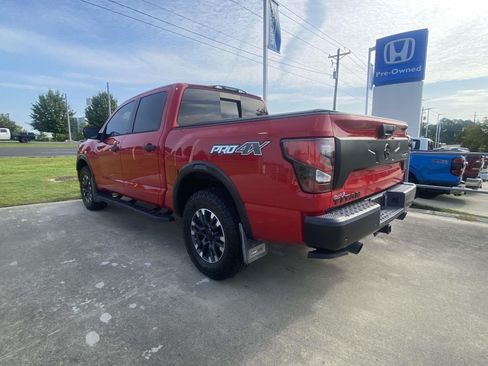 Used 2021 Nissan Titan PRO-4X w/ Pro-4x Convenience Package AWD/4WD image 4