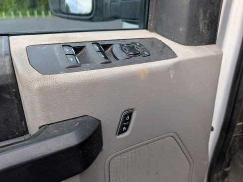 Used 2018 Ford F250 XL w/ Power Equipment Group AWD/4WD image 15
