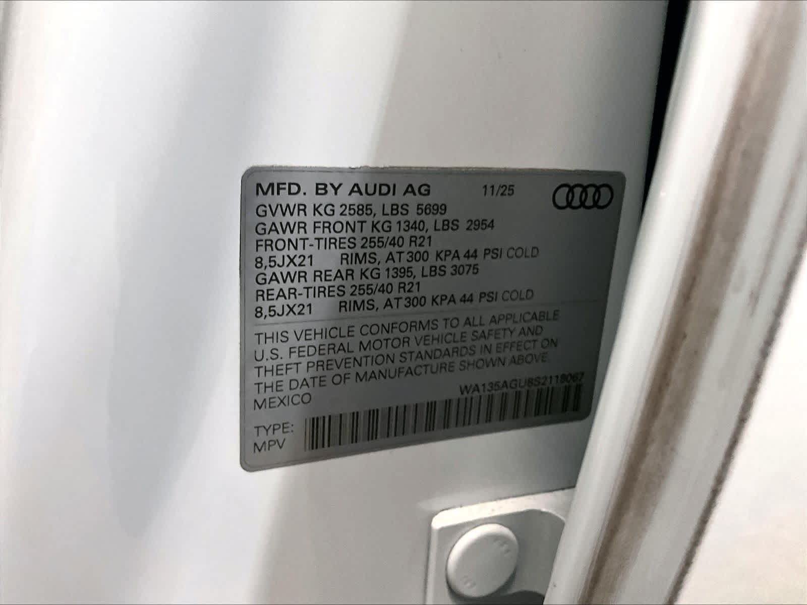 Used 2025 Audi SQ5 Prestige AWD/4WD image 36
