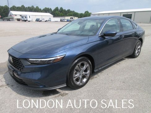 Used 2024 Honda Accord EX image 2